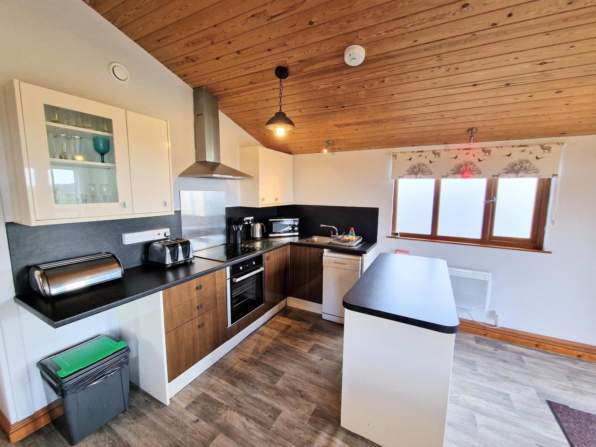 Ochil 8 With Private Hot Tub - Fife - Loch Leven - Lomond Hills Villa Kelty Buitenkant foto